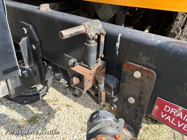 image for item EM2549 2000 International 4900 sewer jetter truck