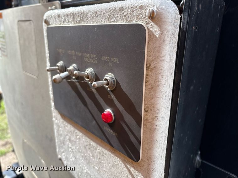 image for item EM2549 2000 International 4900 sewer jetter truck