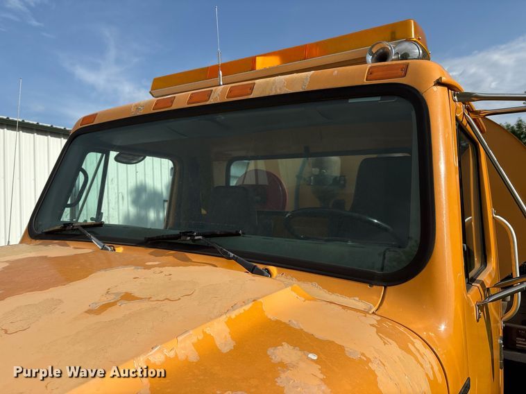 image for item EM2549 2000 International 4900 sewer jetter truck