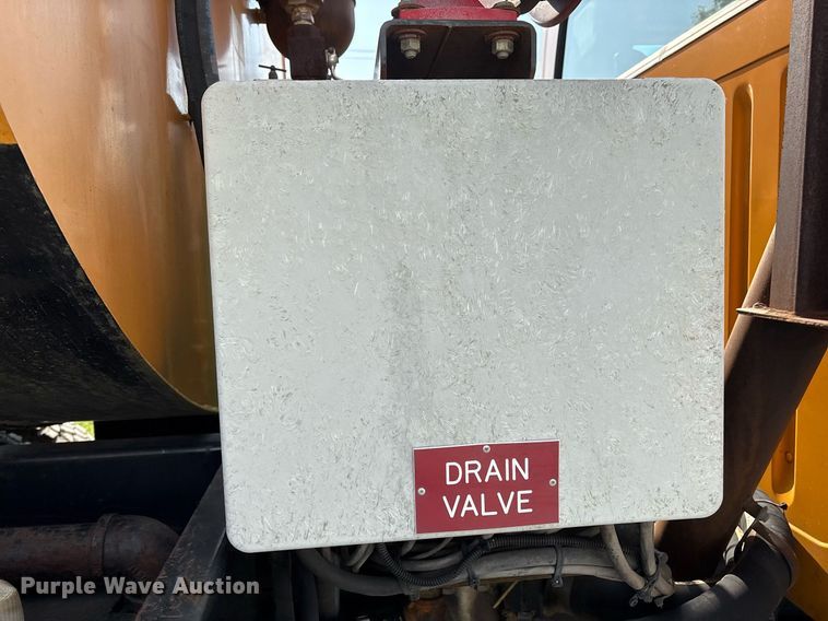 image for item EM2549 2000 International 4900 sewer jetter truck