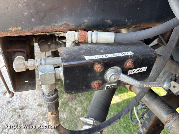 image for item EM2549 2000 International 4900 sewer jetter truck