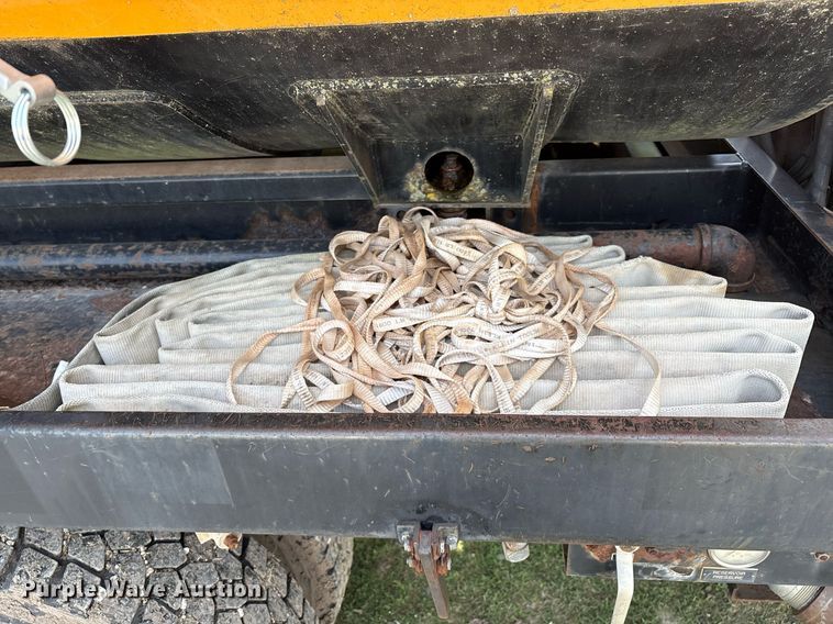 image for item EM2549 2000 International 4900 sewer jetter truck