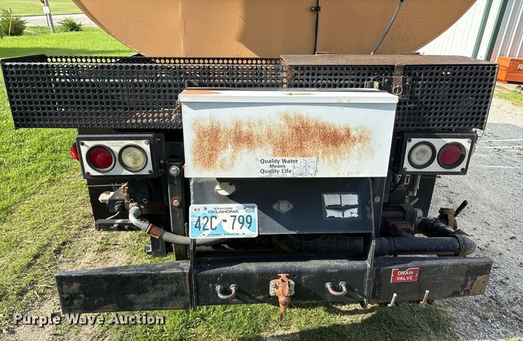 image for item EM2549 2000 International 4900 sewer jetter truck