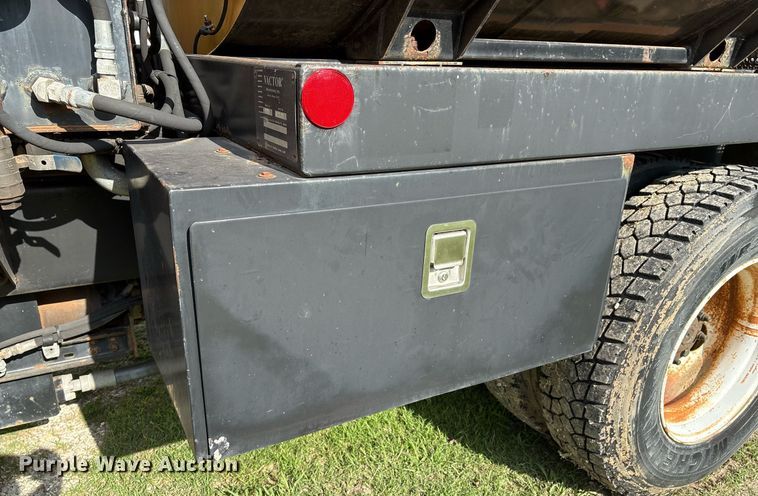 image for item EM2549 2000 International 4900 sewer jetter truck