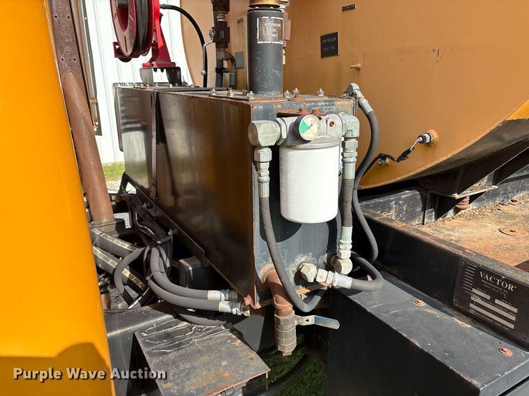 image for item EM2549 2000 International 4900 sewer jetter truck