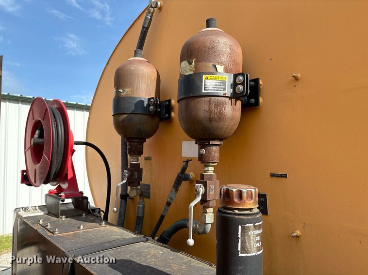 image for item EM2549 2000 International 4900 sewer jetter truck