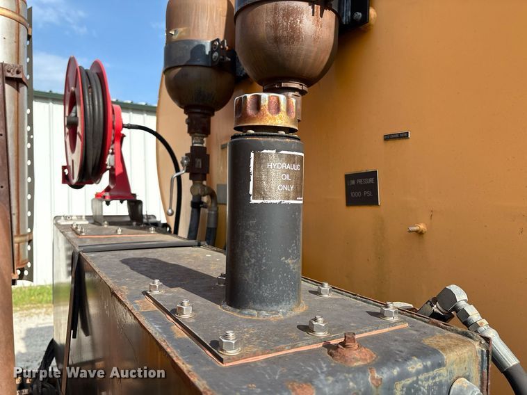 image for item EM2549 2000 International 4900 sewer jetter truck