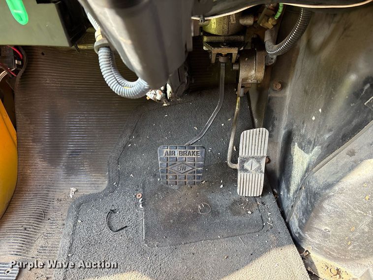 image for item EM2549 2000 International 4900 sewer jetter truck