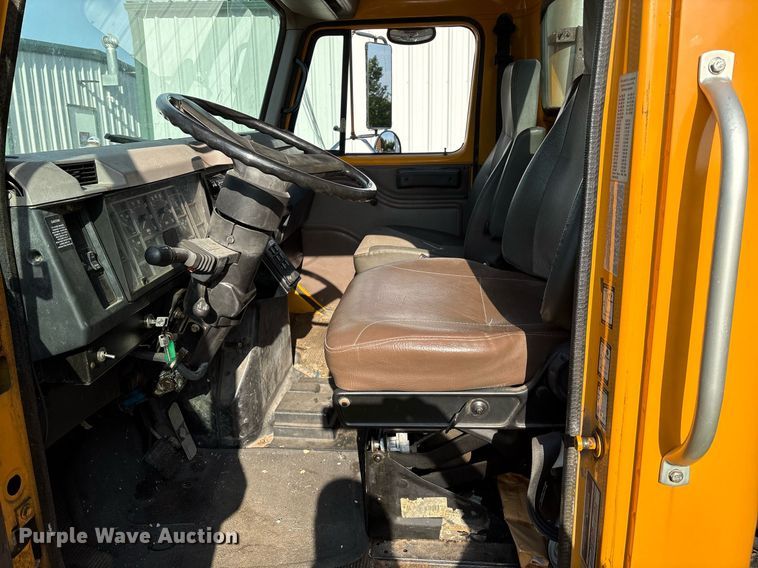 image for item EM2549 2000 International 4900 sewer jetter truck