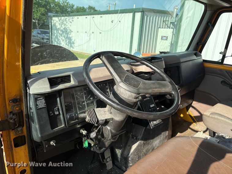 image for item EM2549 2000 International 4900 sewer jetter truck