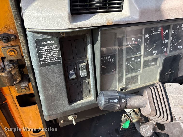 image for item EM2549 2000 International 4900 sewer jetter truck