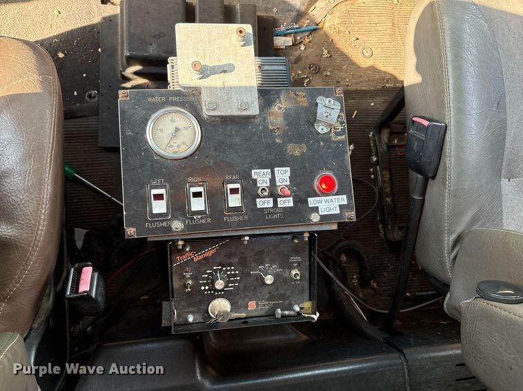 image for item EM2549 2000 International 4900 sewer jetter truck