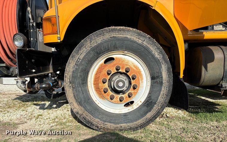 image for item EM2549 2000 International 4900 sewer jetter truck