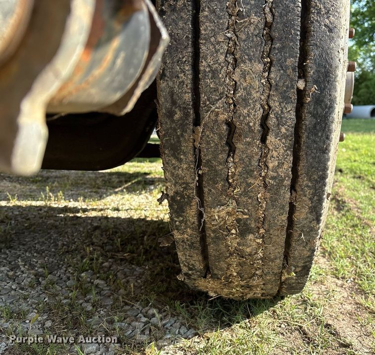 image for item EM2549 2000 International 4900 sewer jetter truck