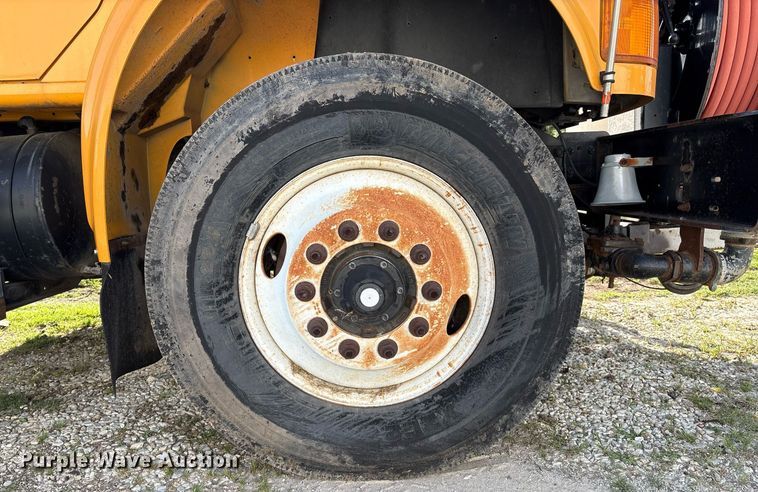 image for item EM2549 2000 International 4900 sewer jetter truck