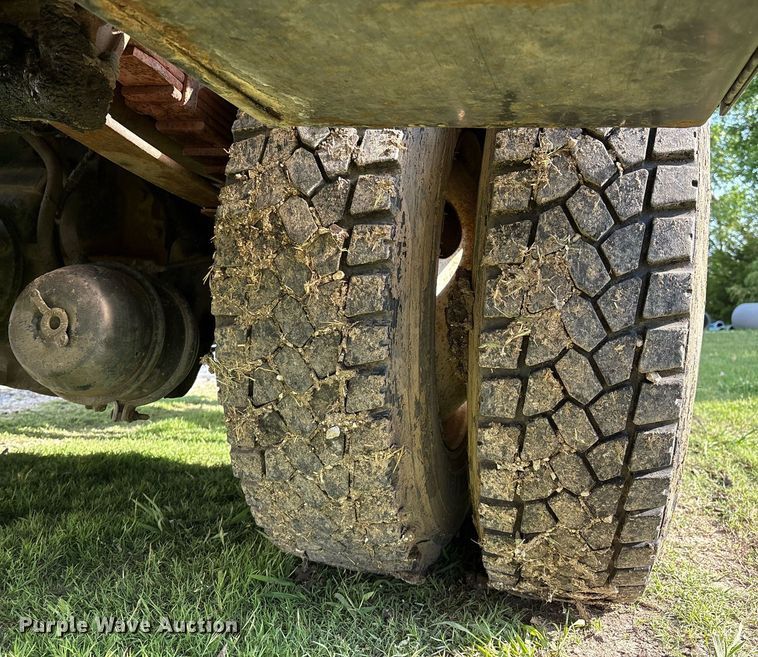 image for item EM2549 2000 International 4900 sewer jetter truck