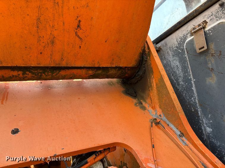 image for item EM2565 1995 Hitachi EX270LC excavator