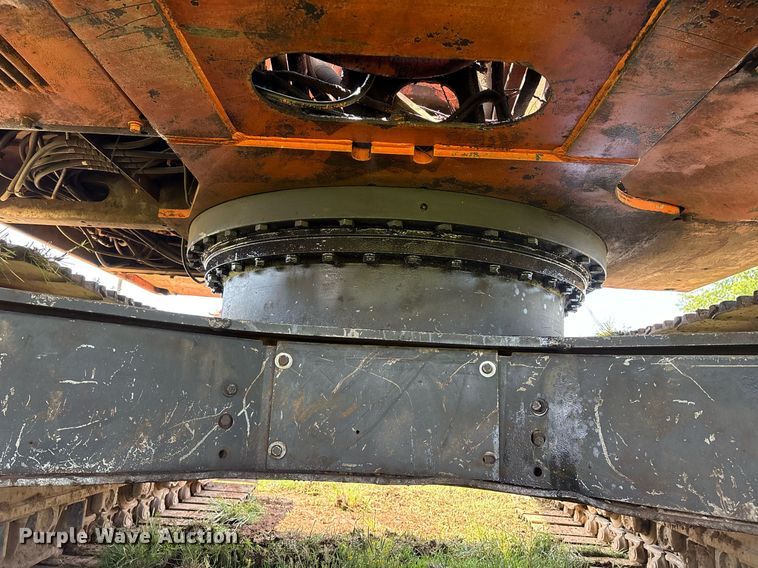 image for item EM2565 1995 Hitachi EX270LC excavator