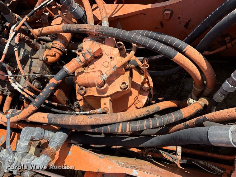 image for item EM2565 1995 Hitachi EX270LC excavator