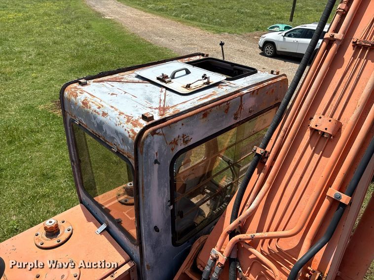 image for item EM2565 1995 Hitachi EX270LC excavator