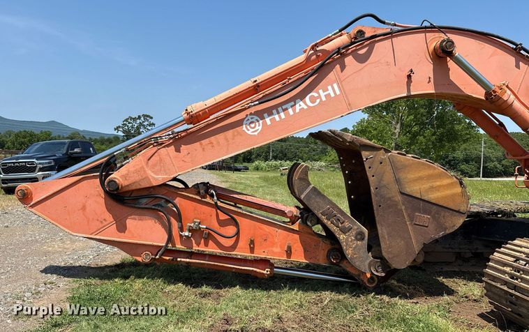 image for item EM2565 1995 Hitachi EX270LC excavator
