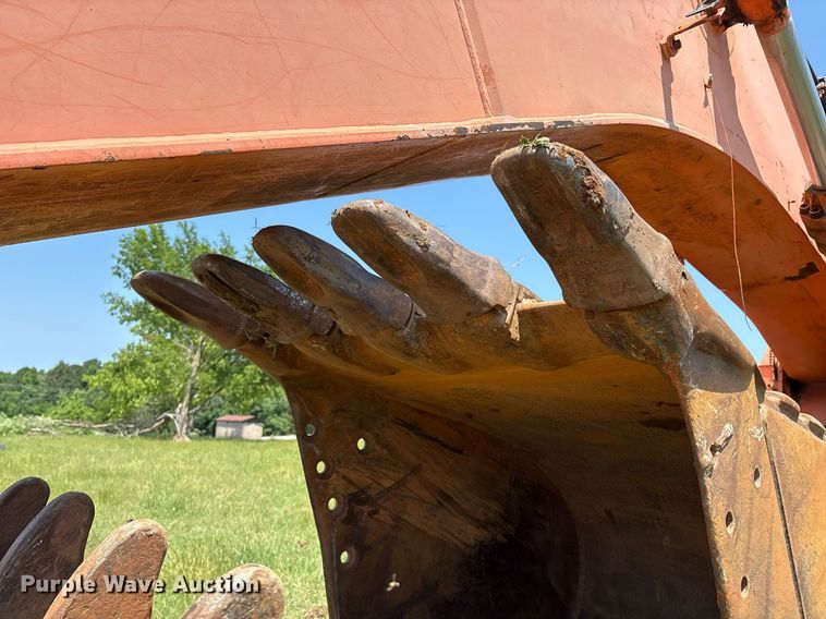 image for item EM2565 1995 Hitachi EX270LC excavator