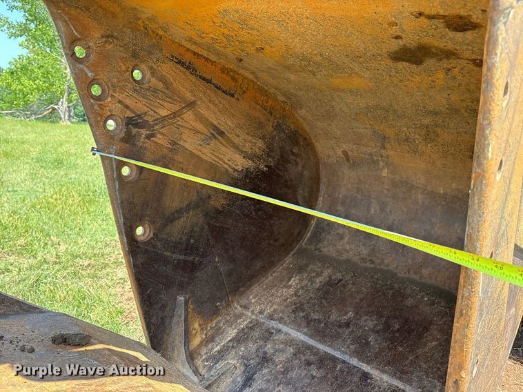 image for item EM2565 1995 Hitachi EX270LC excavator