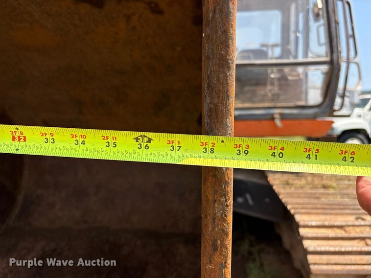 image for item EM2565 1995 Hitachi EX270LC excavator