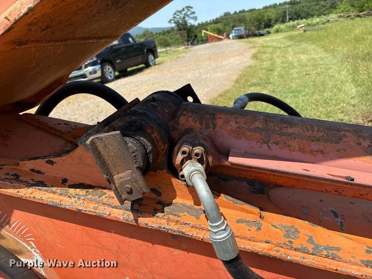 image for item EM2565 1995 Hitachi EX270LC excavator