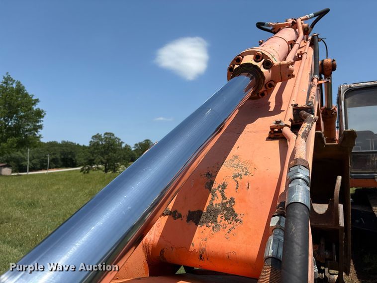 image for item EM2565 1995 Hitachi EX270LC excavator