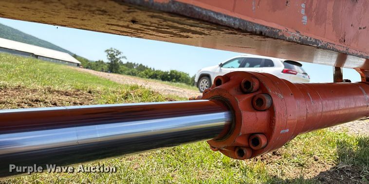 image for item EM2565 1995 Hitachi EX270LC excavator