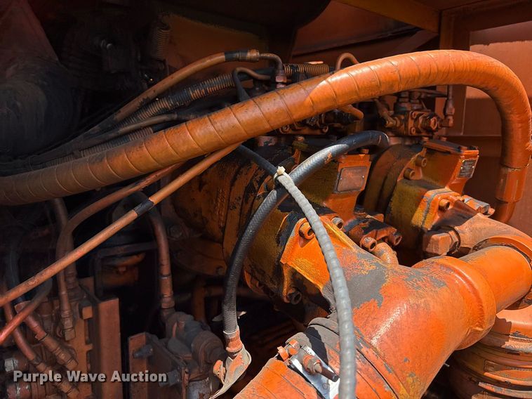 image for item EM2565 1995 Hitachi EX270LC excavator