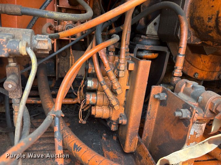 image for item EM2565 1995 Hitachi EX270LC excavator