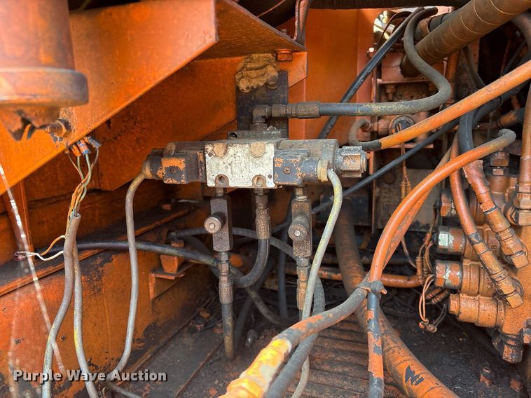 image for item EM2565 1995 Hitachi EX270LC excavator