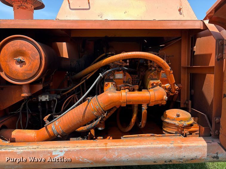 image for item EM2565 1995 Hitachi EX270LC excavator