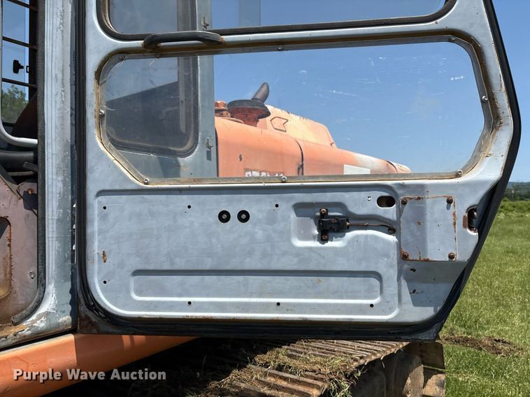 image for item EM2565 1995 Hitachi EX270LC excavator