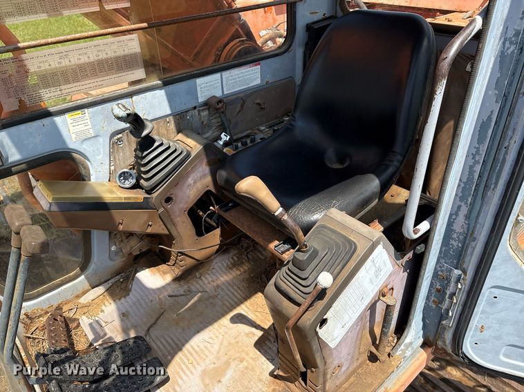 image for item EM2565 1995 Hitachi EX270LC excavator