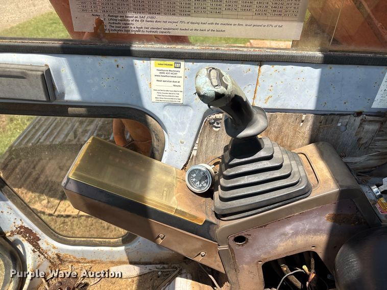 image for item EM2565 1995 Hitachi EX270LC excavator