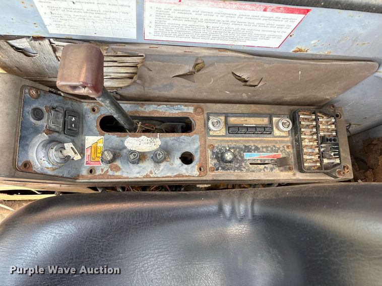 image for item EM2565 1995 Hitachi EX270LC excavator