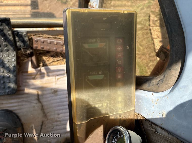 image for item EM2565 1995 Hitachi EX270LC excavator