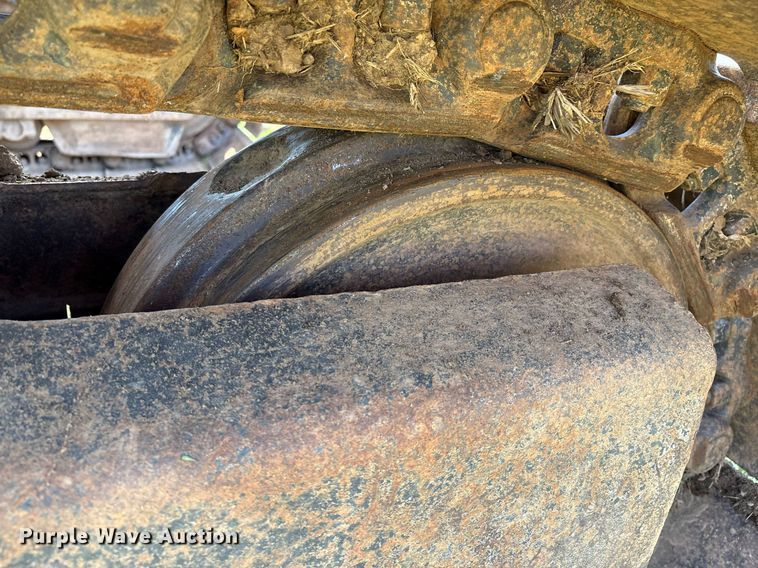 image for item EM2565 1995 Hitachi EX270LC excavator