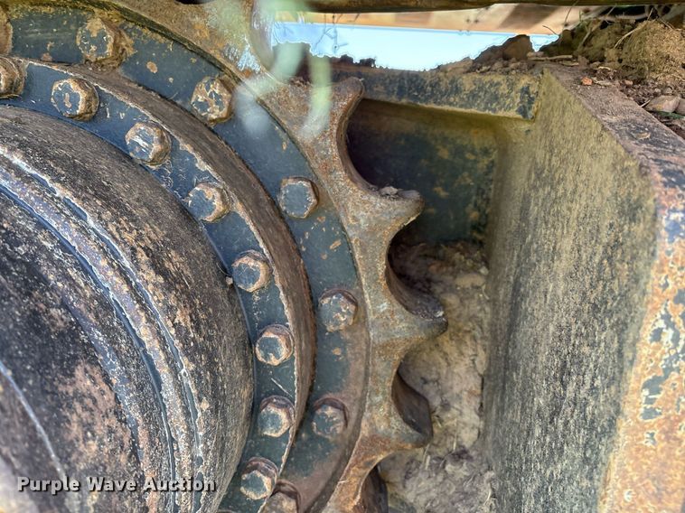 image for item EM2565 1995 Hitachi EX270LC excavator