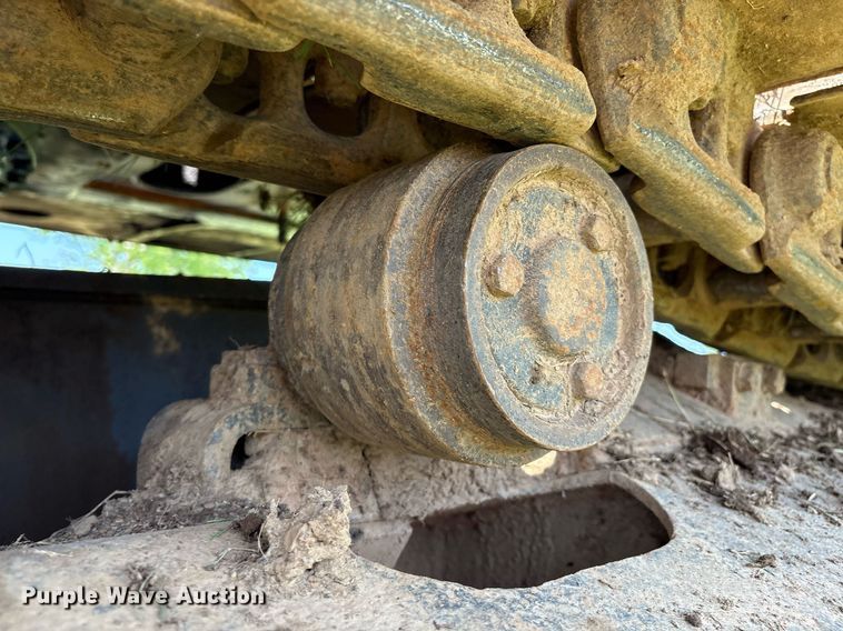 image for item EM2565 1995 Hitachi EX270LC excavator