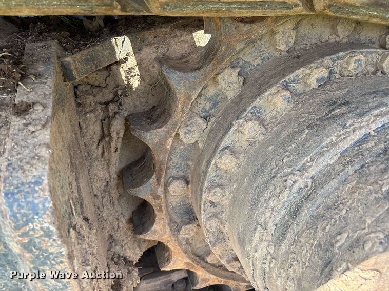 image for item EM2565 1995 Hitachi EX270LC excavator