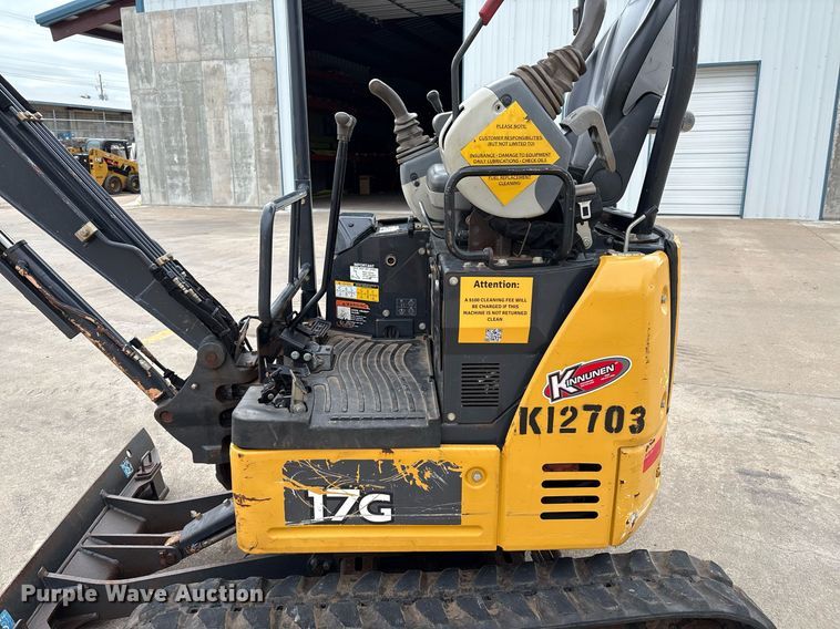 image for item EM2574 2019 John Deere 17G mini excavator