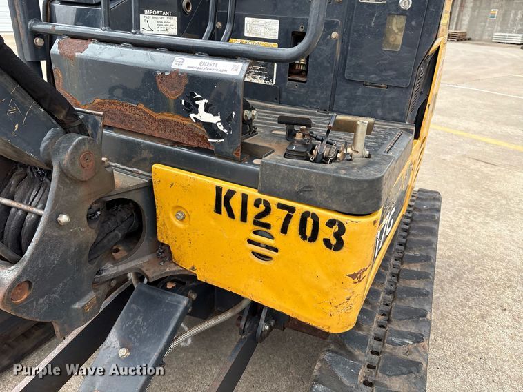 image for item EM2574 2019 John Deere 17G mini excavator