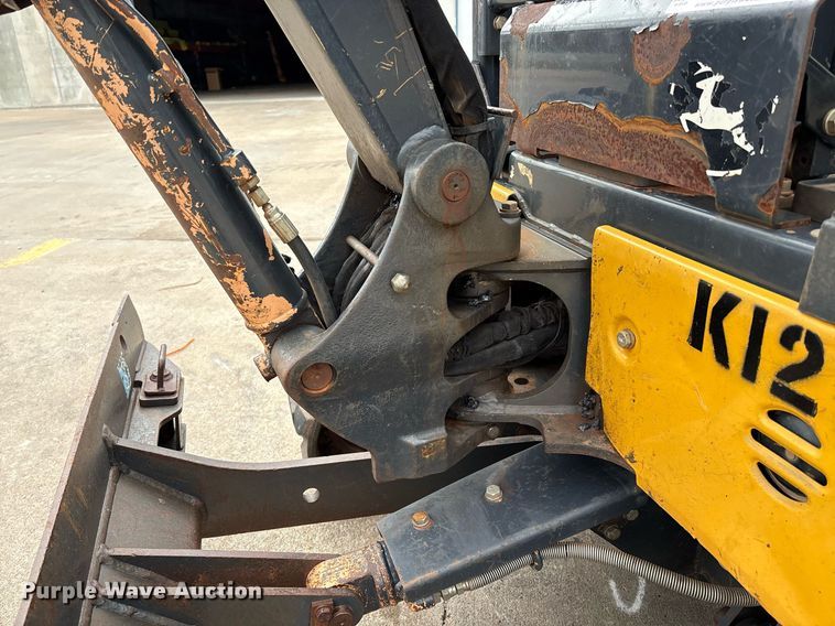 image for item EM2574 2019 John Deere 17G mini excavator