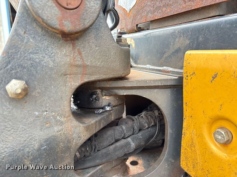 image for item EM2574 2019 John Deere 17G mini excavator