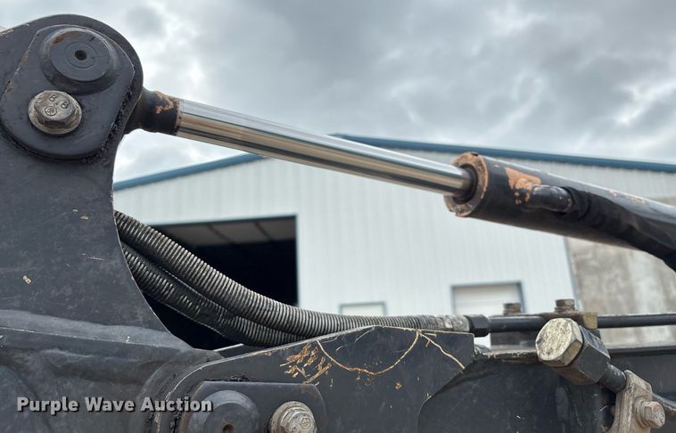 image for item EM2574 2019 John Deere 17G mini excavator