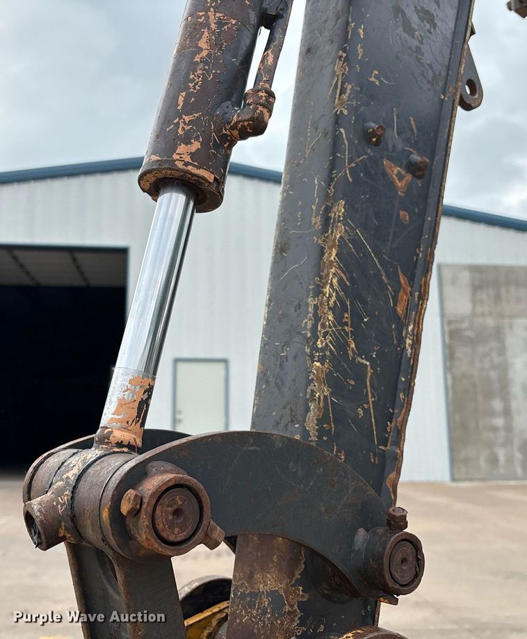 image for item EM2574 2019 John Deere 17G mini excavator